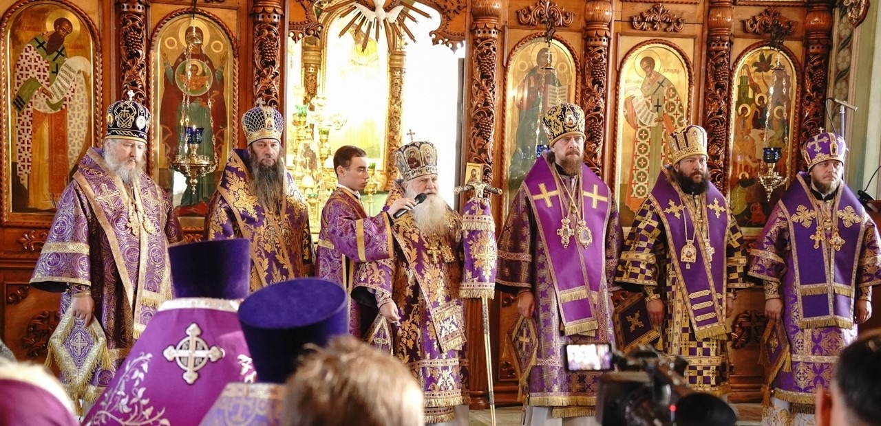 БОЖЕСТВЕННАЯ ЛИТУРГИЯ В СВЯТО-ТРОИЦКОМ ХРАМЕ Г. ЧЕЛЯБИНСК